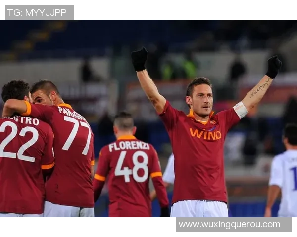 足球双星闪耀赛场解析如何以一敌二挑战对手防线